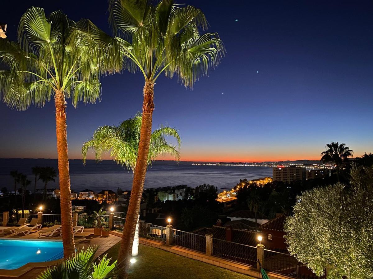 Beachside Villa With Panoramic Sea Views Benalmádena Kültér fotó