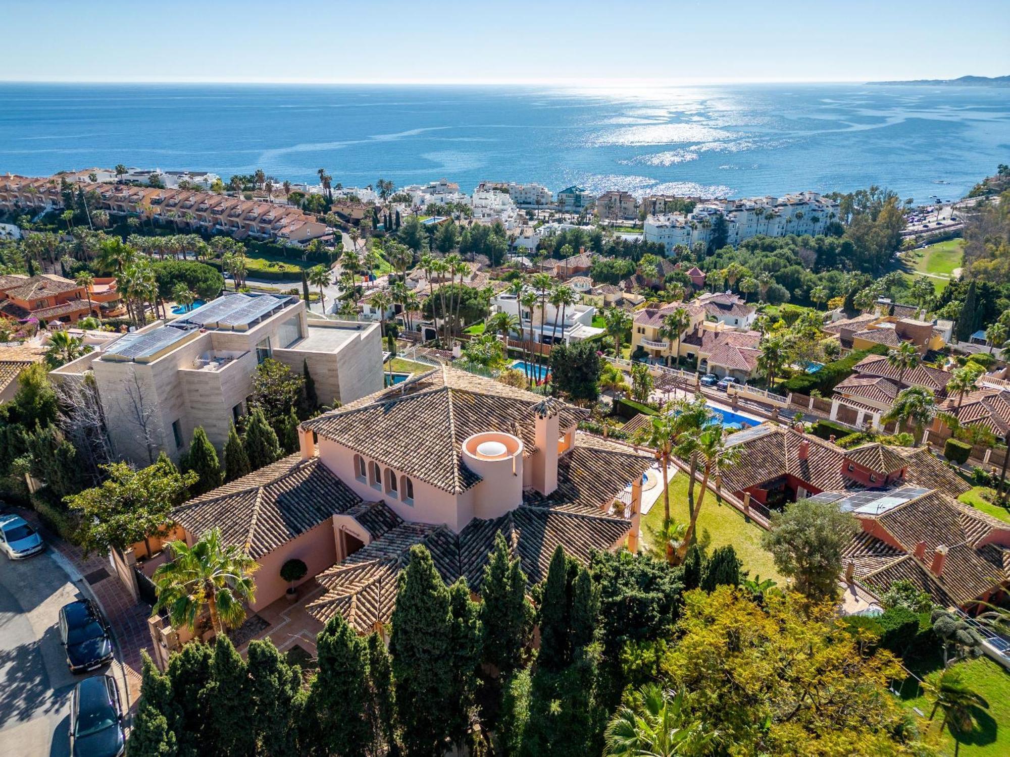 Beachside Villa With Panoramic Sea Views Benalmádena Kültér fotó