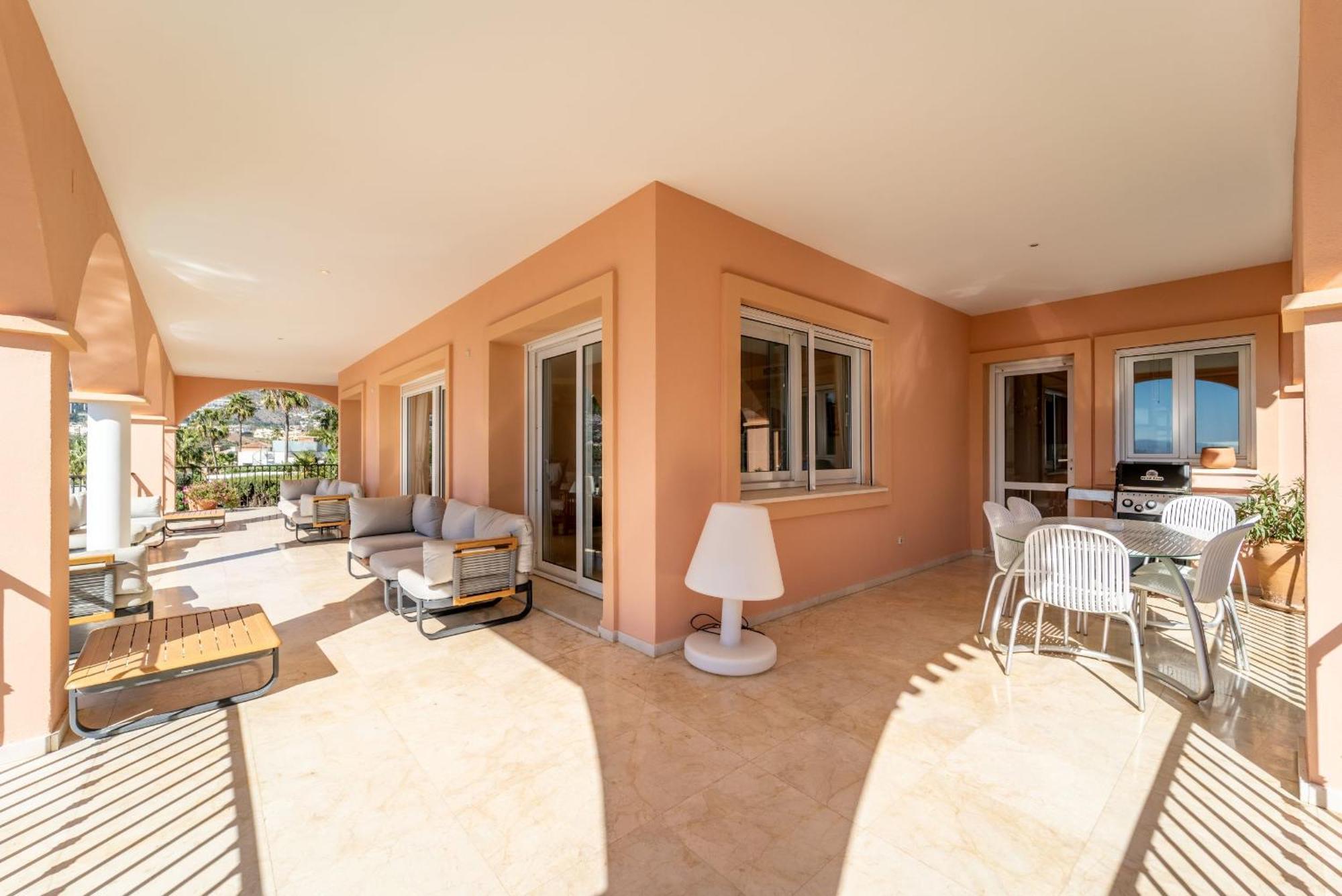 Beachside Villa With Panoramic Sea Views Benalmádena Kültér fotó
