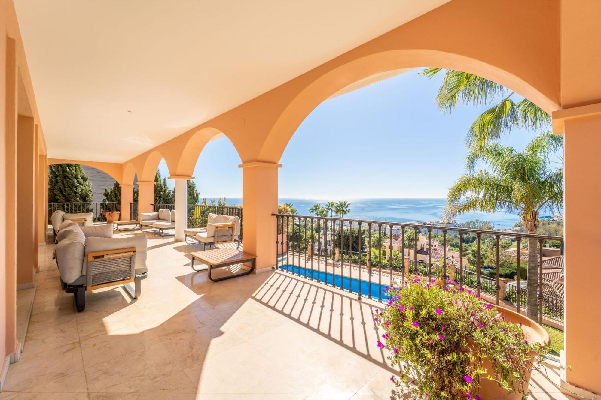 Beachside Villa With Panoramic Sea Views Benalmádena Kültér fotó
