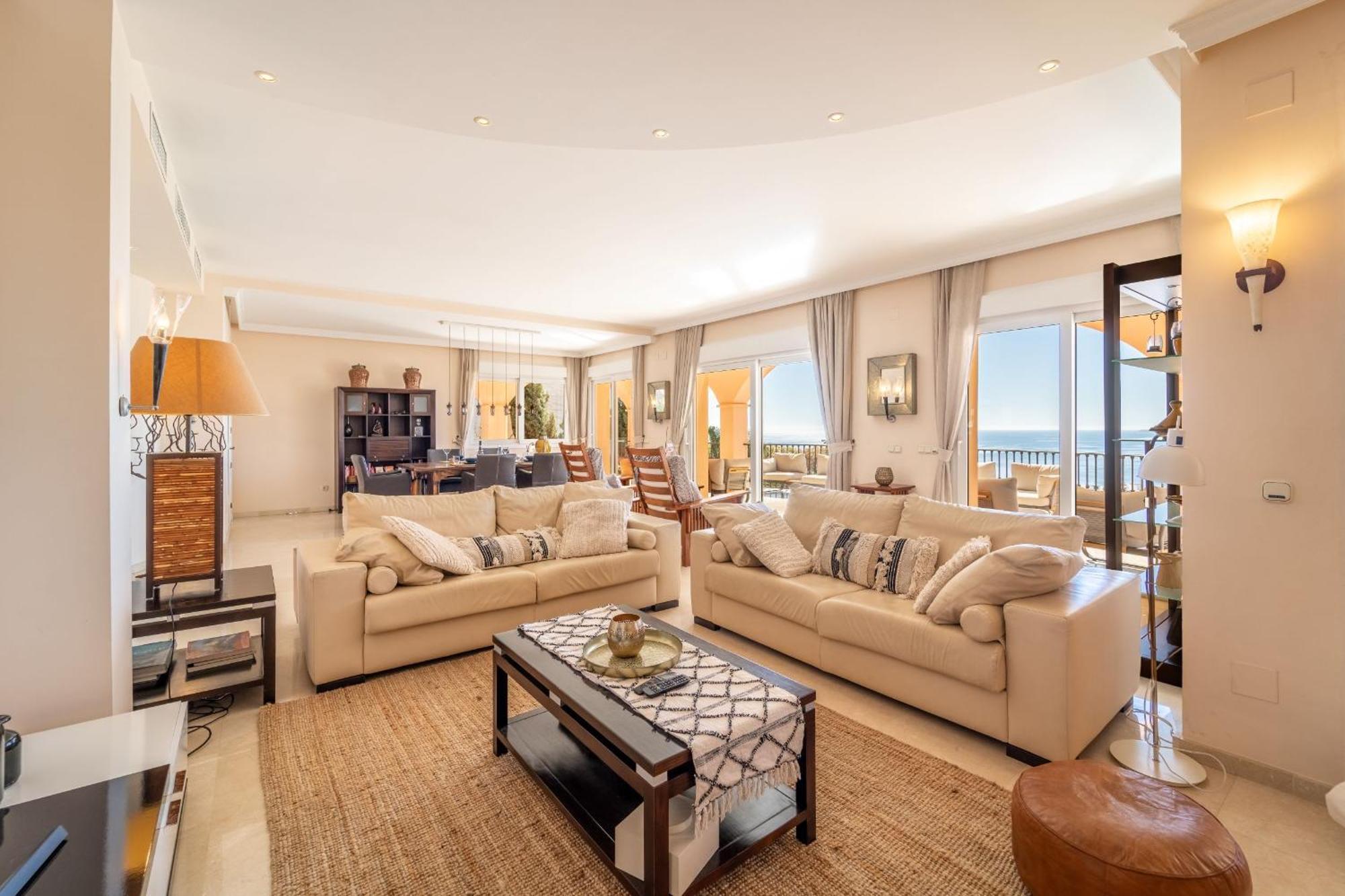 Beachside Villa With Panoramic Sea Views Benalmádena Kültér fotó
