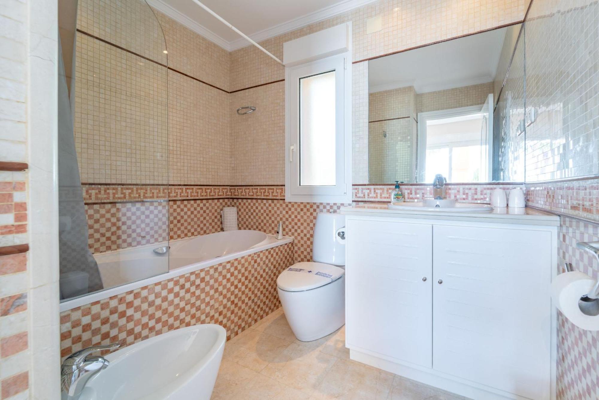 Beachside Villa With Panoramic Sea Views Benalmádena Kültér fotó