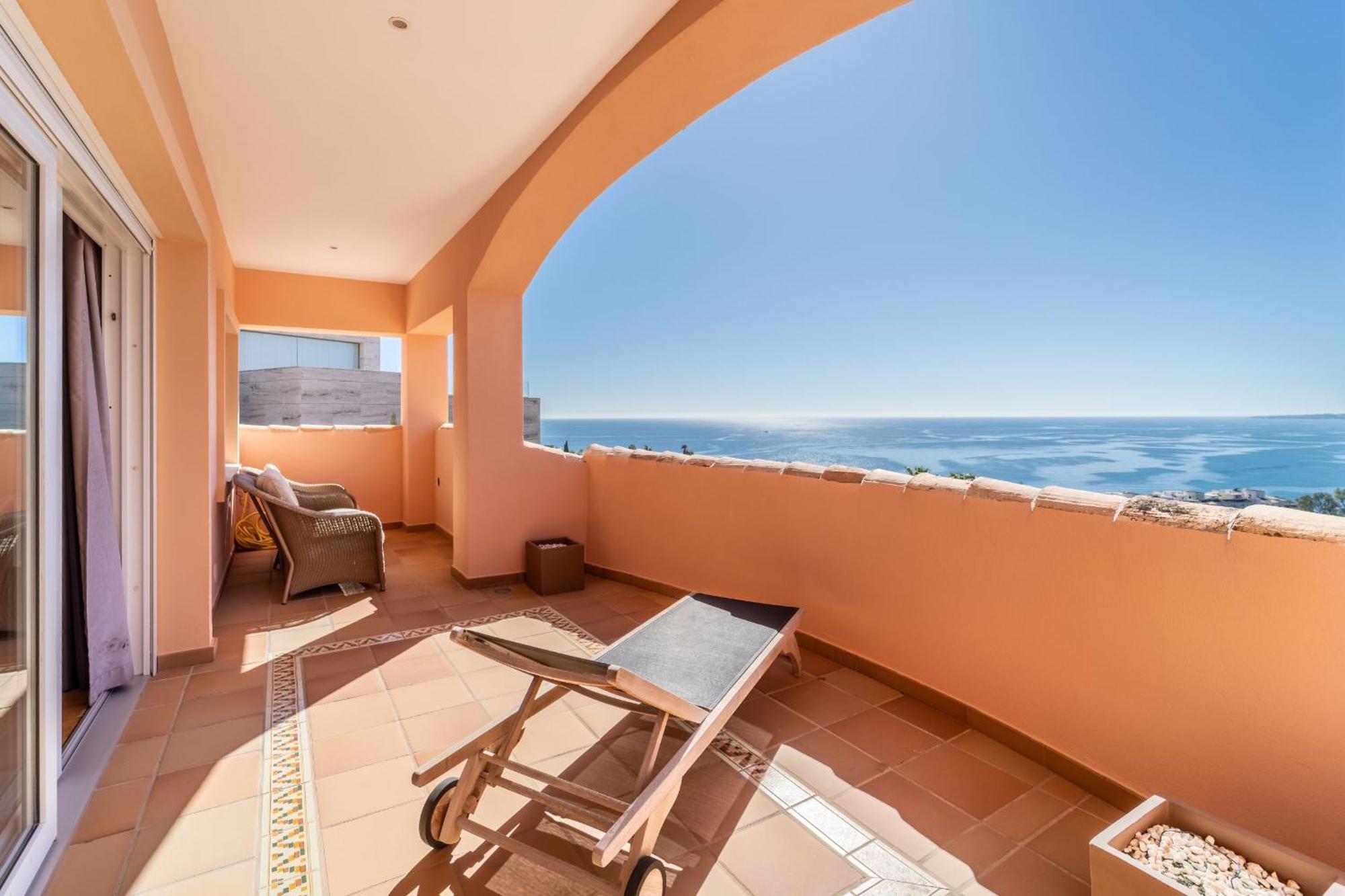 Beachside Villa With Panoramic Sea Views Benalmádena Kültér fotó